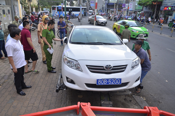 Dừng Đỗ xe sai quy định bị phạt bao nhiêu?