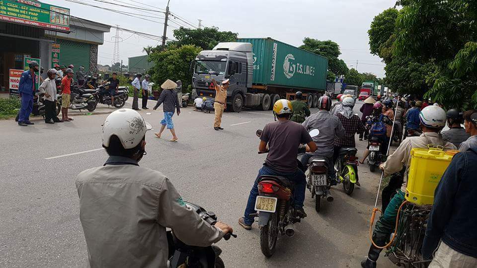 Nam thanh niên tử vong khi va chạm với Container