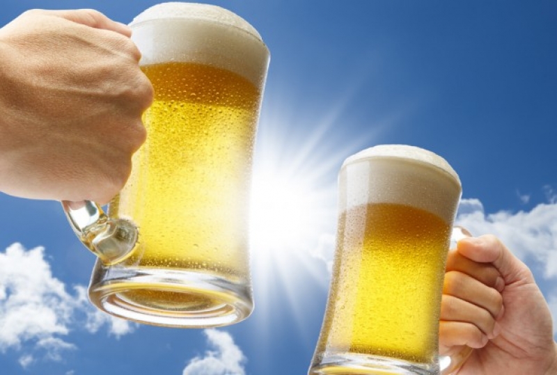 Uống bao nhiêu rượu, bia để không vi phạm giao thông?
